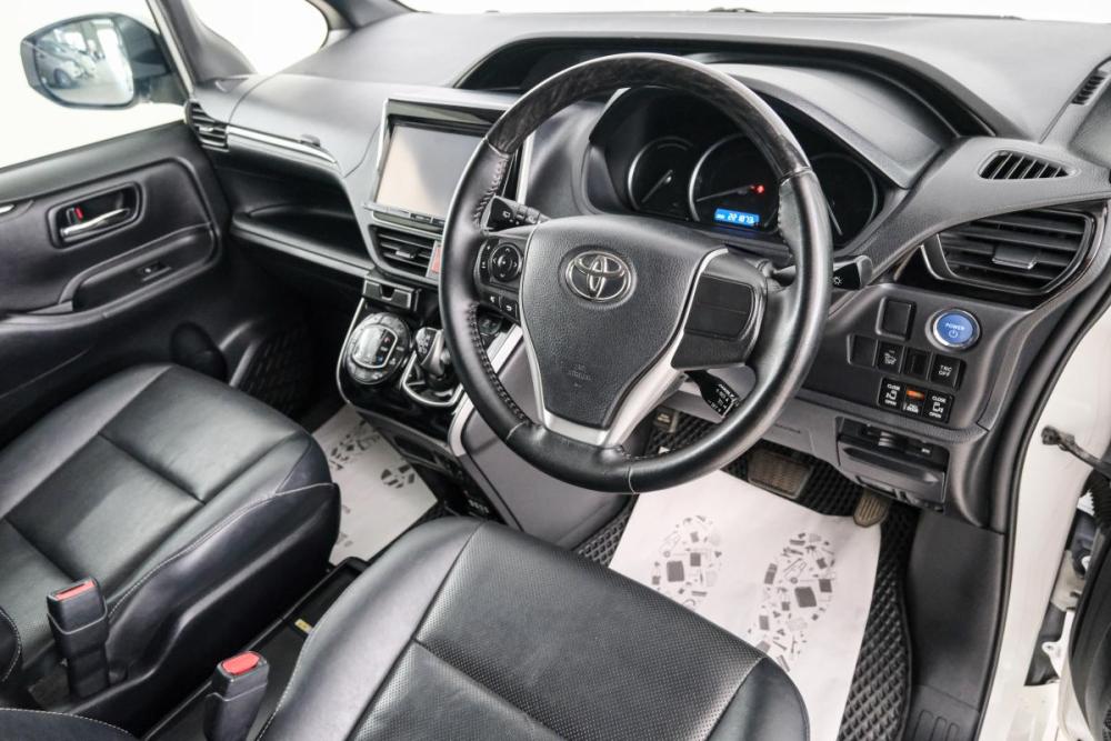 Toyota Esquire I Красноярск  - изображение 9