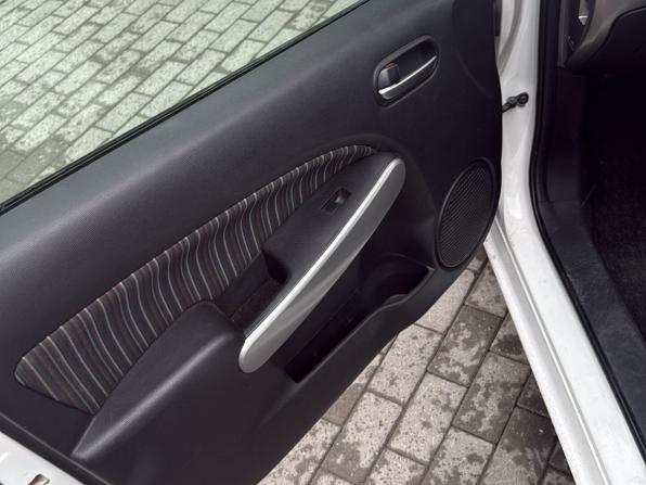 Mazda Demio III (DE) с пробегом 2009 года, цена 380 000 рублей, 111020 км, хэтчбек, Автокод Объявления