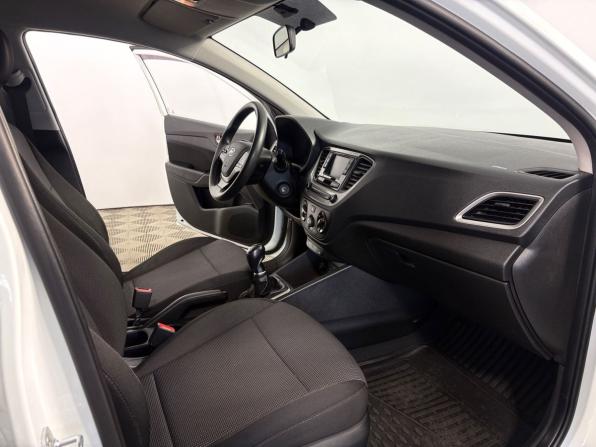 Hyundai Solaris II с пробегом 2018 года, цена 1 195 000 рублей, 117754 км, седан, Автокод Объявления