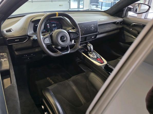 Lotus Emira с пробегом 2023 года, цена 15 000 000 рублей, 3646 км, купе, Автокод Объявления