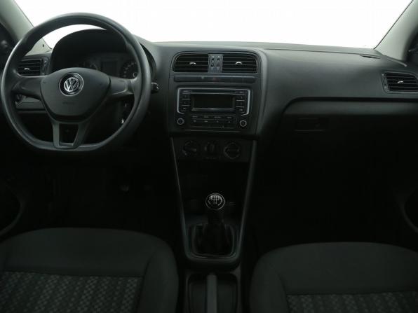 Volkswagen Polo V Рестайлинг с пробегом 2015 года, цена 1 035 000 рублей, 63500 км, седан, Автокод Объявления