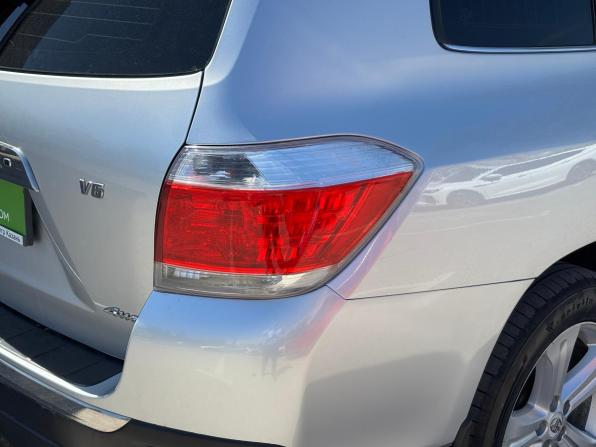 Toyota Highlander II (XU40) Рестайлинг с пробегом 2012 года, цена 1 749 000 рублей, 241000 км, внедорожник, Автокод Объявления