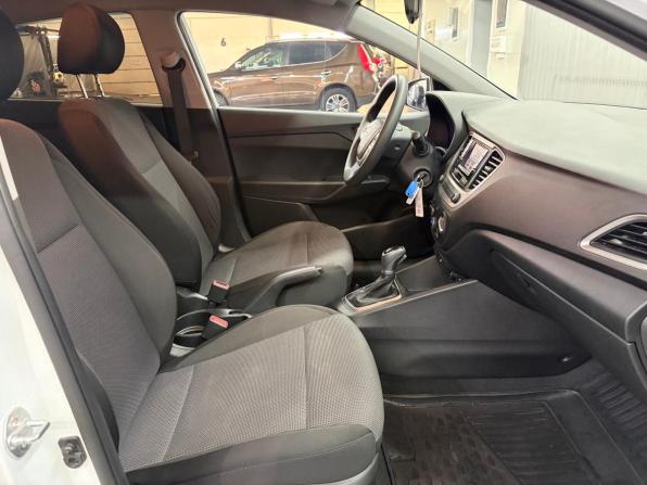 Hyundai Solaris II с пробегом 2017 года, цена 1 397 000 рублей, 126710 км, седан, Автокод Объявления