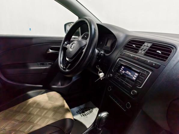 Volkswagen Polo V Рестайлинг с пробегом 2017 года, цена 915 000 рублей, 245661 км, седан, Автокод Объявления