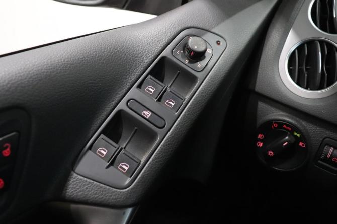 Volkswagen Tiguan I с пробегом 2009 года, цена 1 185 000 рублей, 127735 км, внедорожник, Автокод Объявления