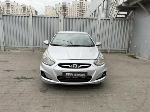 Hyundai Solaris I с пробегом 2013 года, цена 665 000 рублей, 238329 км, хэтчбек, Автокод Объявления