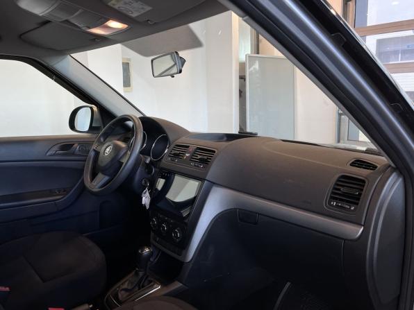 Skoda Yeti I Рестайлинг с пробегом 2015 года, цена 1 325 000 рублей, 178693 км, внедорожник, Автокод Объявления
