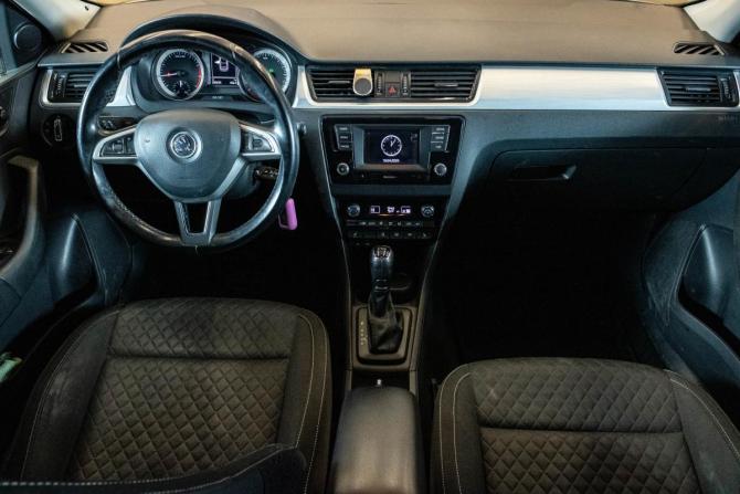 Skoda Rapid I с пробегом 2017 года, цена 959 000 рублей, 204235 км, лифтбек, Автокод Объявления