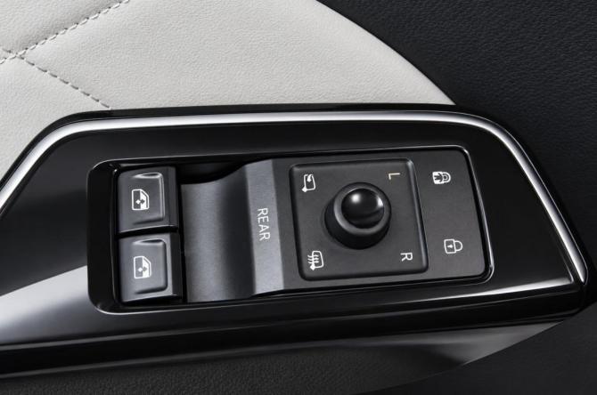 Volkswagen ID.6 с пробегом 2022 года, цена 4 799 000 рублей, 65000 км, внедорожник, Автокод Объявления