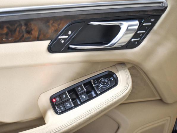 Porsche Macan I с пробегом 2014 года, цена 2 550 000 рублей, 108455 км, внедорожник, Автокод Объявления