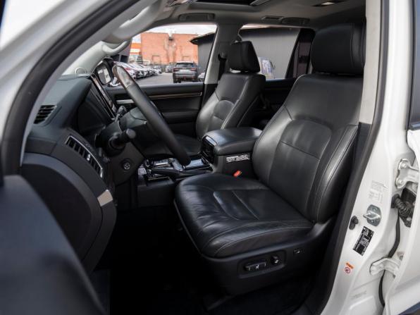 Toyota Land Cruiser 200 Series Рестайлинг 2 с пробегом 2017 года, цена 5 800 000 рублей, 197309 км, внедорожник, Автокод Объявления