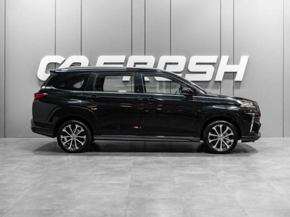 Toyota Veloz с пробегом 2023 года, цена 4 249 000 рублей, 38 км, минивэн, Автокод Объявления