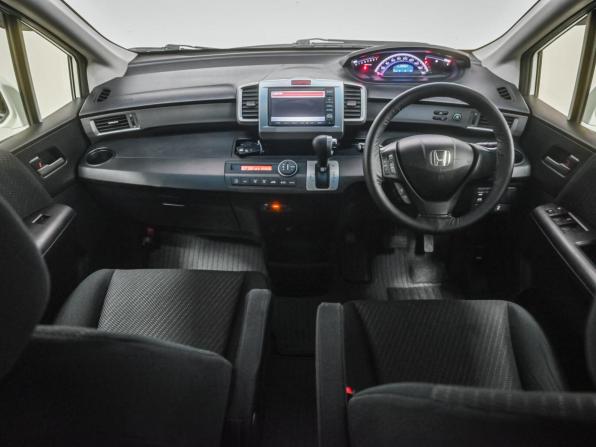 Honda Freed I Рестайлинг с пробегом 2012 года, цена 1 099 000 рублей, 205923 км, компактвэн, Автокод Объявления