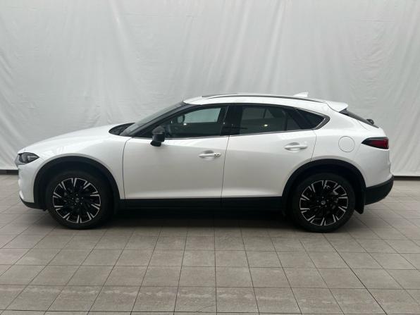 Mazda CX-4 I Рестайлинг с пробегом 2023 года, цена 2 884 000 рублей, 32151 км, внедорожник, Автокод Объявления