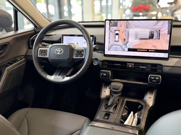 Toyota RAV4 VI (XA60) с пробегом 2026 года, цена 4 200 000 рублей, 30 км, внедорожник, Автокод Объявления