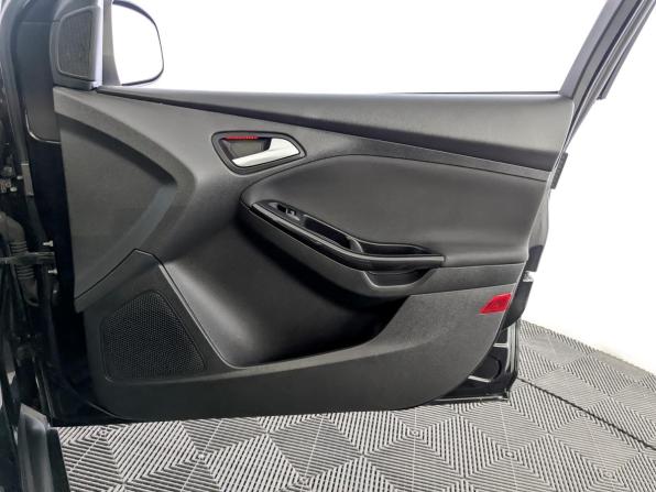 Ford Focus III Рестайлинг с пробегом 2017 года, цена 1 300 000 рублей, 77240 км, седан, Автокод Объявления