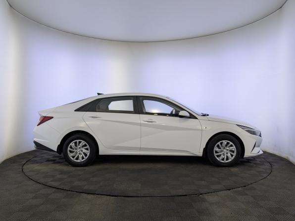 Hyundai Elantra VII (CN7) с пробегом 2022 года, цена 2 050 000 рублей, 69901 км, седан, Автокод Объявления