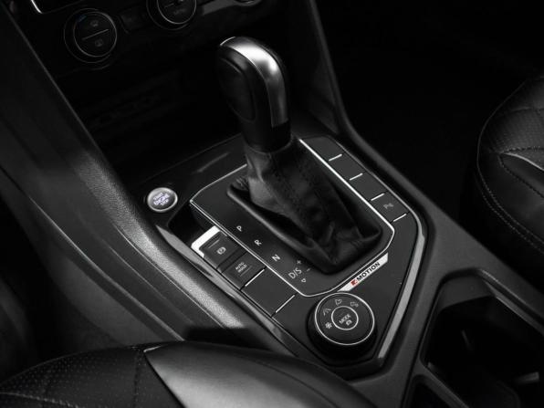 Volkswagen Tiguan II с пробегом 2020 года, цена 2 540 000 рублей, 74305 км, внедорожник, Автокод Объявления