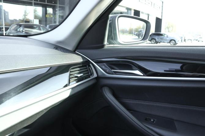 BMW 5 серии VII (G30/G31/G38) Рестайлинг с пробегом 2021 года, цена 2 848 000 рублей, 273713 км, седан, Автокод Объявления
