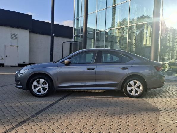 Skoda Octavia IV (A8) с пробегом 2021 года, цена 2 390 000 рублей, 55126 км, лифтбек, Автокод Объявления