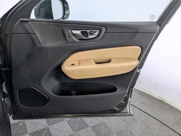 Volvo XC60 II с пробегом 2019 года, цена 3 390 000 рублей, 161048 км, внедорожник, Автокод Объявления