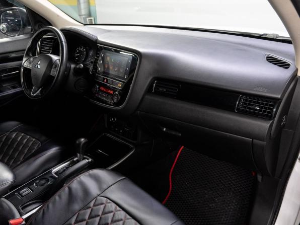 Mitsubishi Outlander III Рестайлинг 3 с пробегом 2019 года, цена 2 599 000 рублей, 73006 км, внедорожник, Автокод Объявления