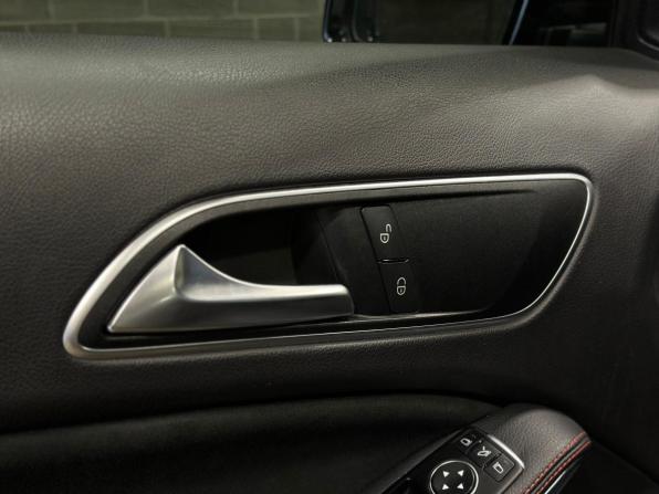 Mercedes-Benz GLA I (X156) с пробегом 2015 года, цена 2 370 000 рублей, 81937 км, внедорожник, Автокод Объявления