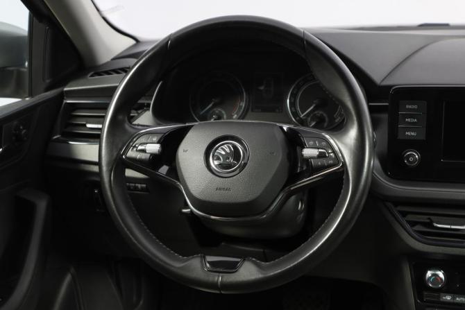 Skoda Rapid II с пробегом 2020 года, цена 1 599 000 рублей, 75002 км, лифтбек, Автокод Объявления