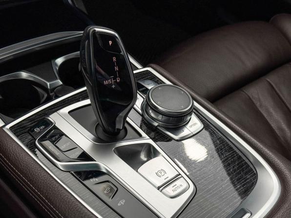 BMW 7 серии VI (G11/G12) с пробегом 2017 года, цена 3 947 000 рублей, 177654 км, седан, Автокод Объявления