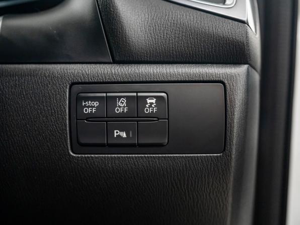 Mazda Axela III Рестайлинг с пробегом 2017 года, цена 1 590 000 рублей, 118893 км, хэтчбек, Автокод Объявления