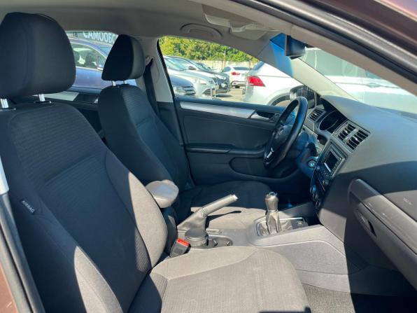 Volkswagen Jetta VI Рестайлинг с пробегом 2014 года, цена 1 050 000 рублей, 246752 км, седан, Автокод Объявления