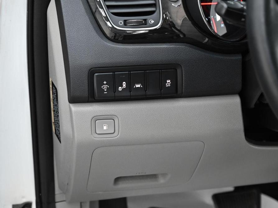 Kia Carnival III Москва  - изображение 17