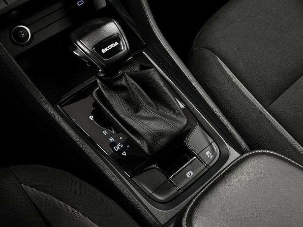 Skoda Karoq I с пробегом 2021 года, цена 1 999 000 рублей, 140769 км, внедорожник, Автокод Объявления