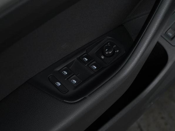 Volkswagen Passat B8 с пробегом 2018 года, цена 1 598 055 рублей, 152275 км, седан, Автокод Объявления