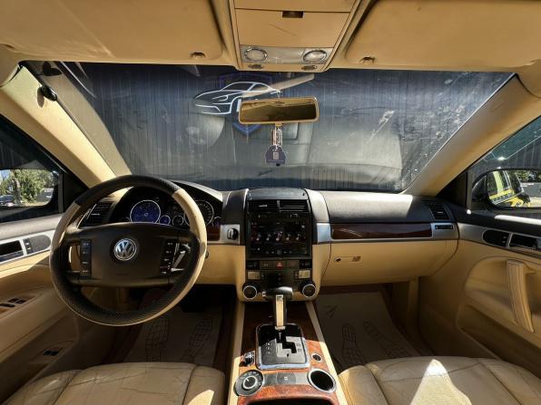 Volkswagen Touareg I Рестайлинг с пробегом 2006 года, цена 699 000 рублей, 265600 км, внедорожник, Автокод Объявления