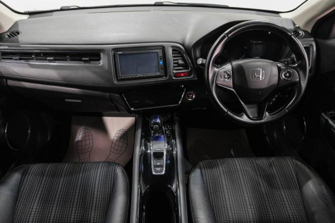 Honda Vezel I с пробегом 2015 года, цена 1 499 000 рублей, 61000 км, внедорожник, Автокод Объявления