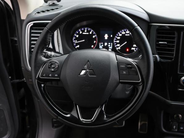 Mitsubishi Outlander III Рестайлинг 3 с пробегом 2022 года, цена 2 198 000 рублей, 122985 км, внедорожник, Автокод Объявления