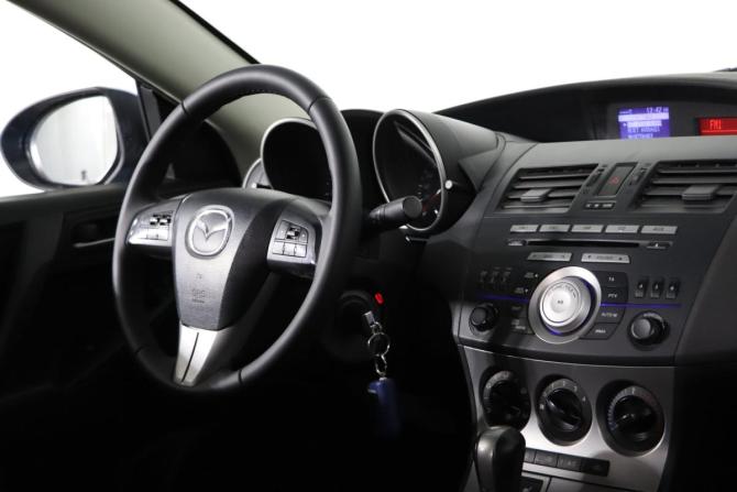 Mazda 3 II (BL) с пробегом 2010 года, цена 799 990 рублей, 218691 км, седан, Автокод Объявления