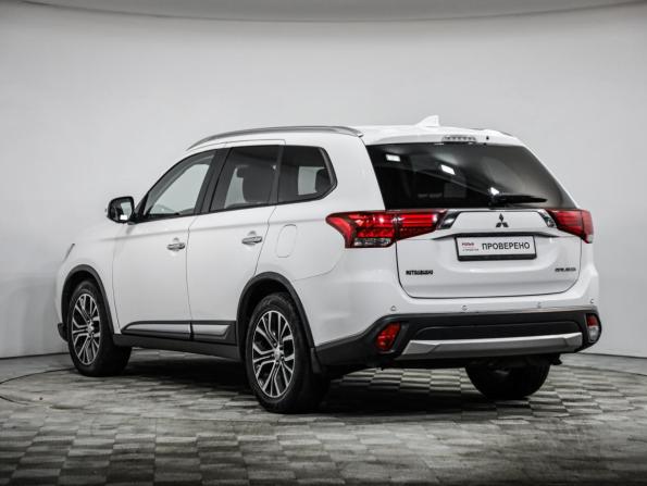 Mitsubishi Outlander III Рестайлинг 2 с пробегом 2017 года, цена 1 899 000 рублей, 174528 км, внедорожник, Автокод Объявления