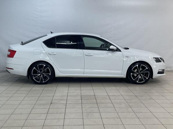 Skoda Octavia III (A7) Рестайлинг с пробегом 2019 года, цена 1 789 000 рублей, 124672 км, лифтбек, Автокод Объявления