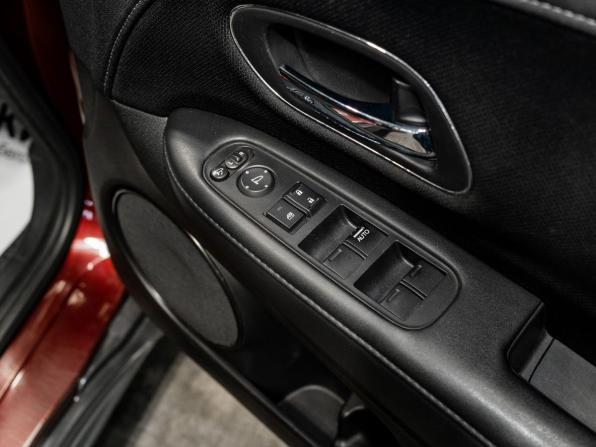 Honda Vezel I с пробегом 2014 года, цена 1 560 000 рублей, 80890 км, внедорожник, Автокод Объявления