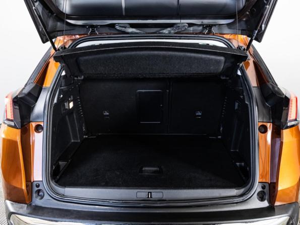 Peugeot 3008 II с пробегом 2017 года, цена 1 599 000 рублей, 112806 км, внедорожник, Автокод Объявления