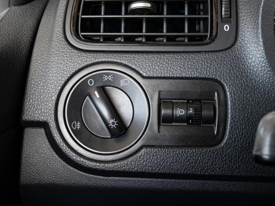 Volkswagen Polo V Рестайлинг Краснодар  - изображение 18