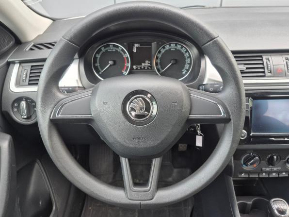 Skoda Rapid I Рестайлинг с пробегом 2019 года, цена 1 320 000 рублей, 95000 км, лифтбек, Автокод Объявления
