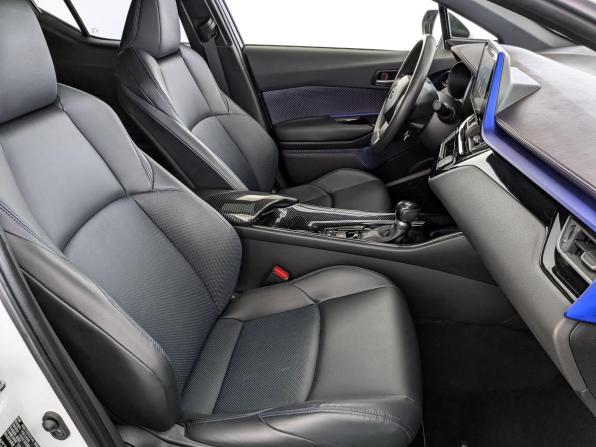 Toyota C-HR I Рестайлинг с пробегом 2021 года, цена 2 649 000 рублей, 47653 км, внедорожник, Автокод Объявления