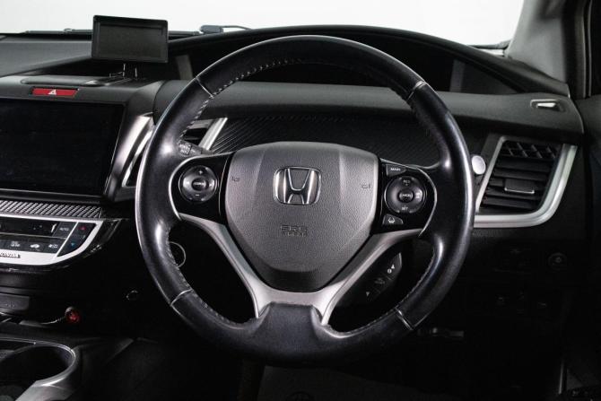Honda Jade I с пробегом 2015 года, цена 1 619 000 рублей, 128000 км, компактвэн, Автокод Объявления