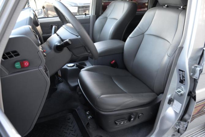 Toyota Land Cruiser 70 Series Рестайлинг 1 с пробегом 2015 года, цена 9 450 000 рублей, 2059 км, внедорожник, Автокод Объявления