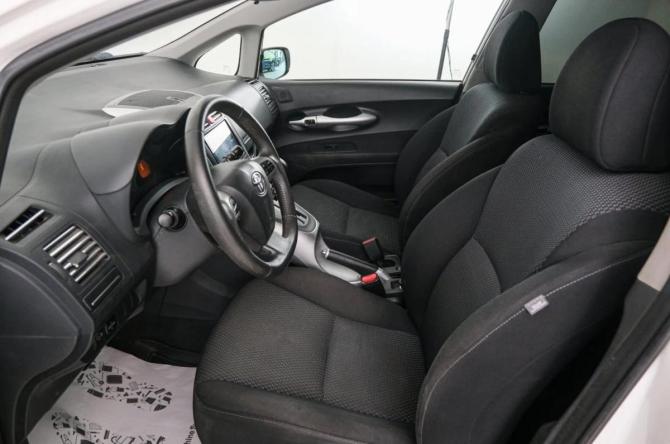 Toyota Auris I Рестайлинг с пробегом 2010 года, цена 879 000 рублей, 180000 км, хэтчбек, Автокод Объявления