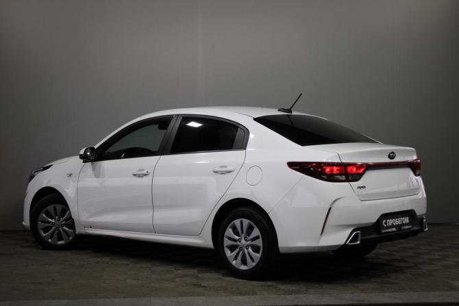 Kia Rio IV Рестайлинг с пробегом 2020 года, цена 1 089 000 рублей, 300100 км, седан, Автокод Объявления