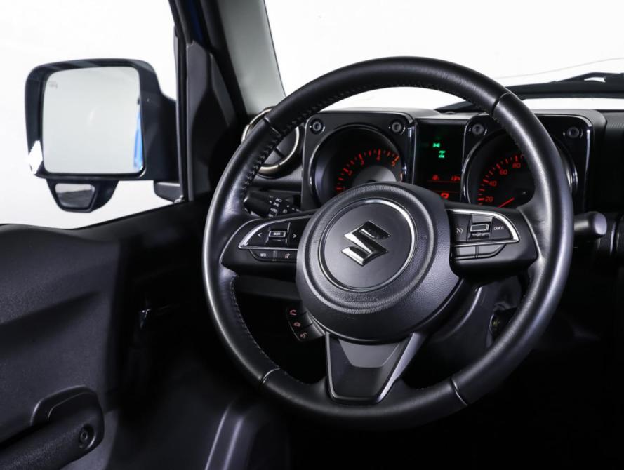 Suzuki Jimny IV Москва  - изображение 13
